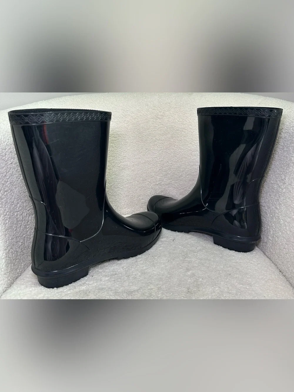UGG Sienna Black Gloss Waterproof Rain Boots Sheepskin Insole Preppy Equestrian